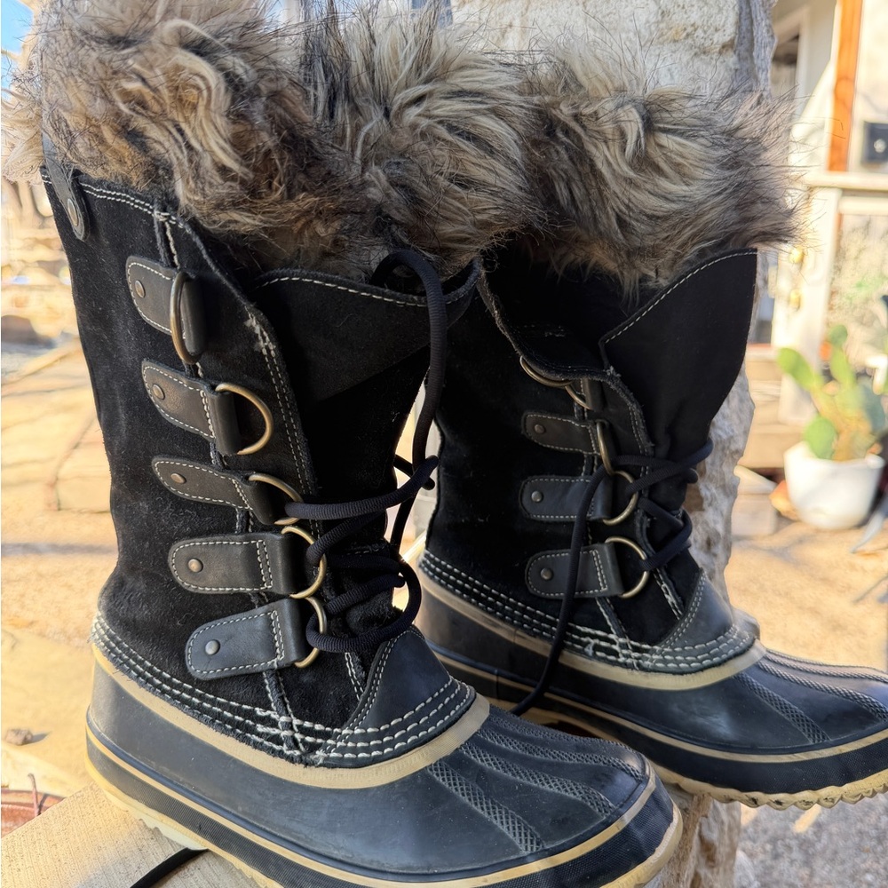 Sorel Joan of Arctic Black and Tan Fur-Lined Winter Boots Sz 8 Wmns